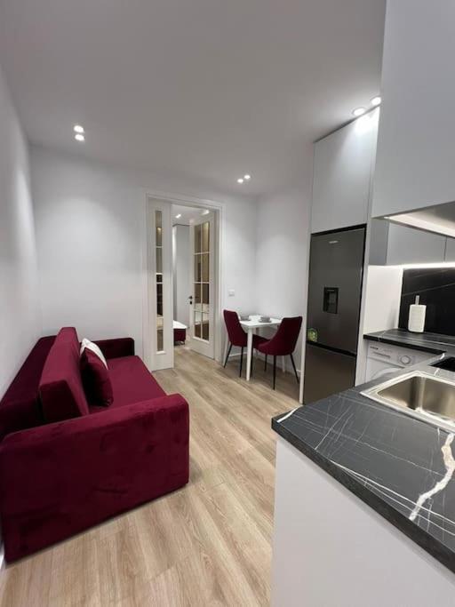 Spacious Apartment Ish-Blloku Area Tiran Dış mekan fotoğraf