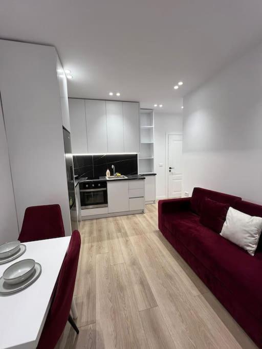 Spacious Apartment Ish-Blloku Area Tiran Dış mekan fotoğraf